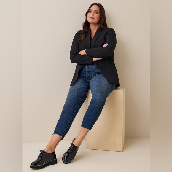 New Unworn Torrid - Black Blazer - Picture 2 of 9